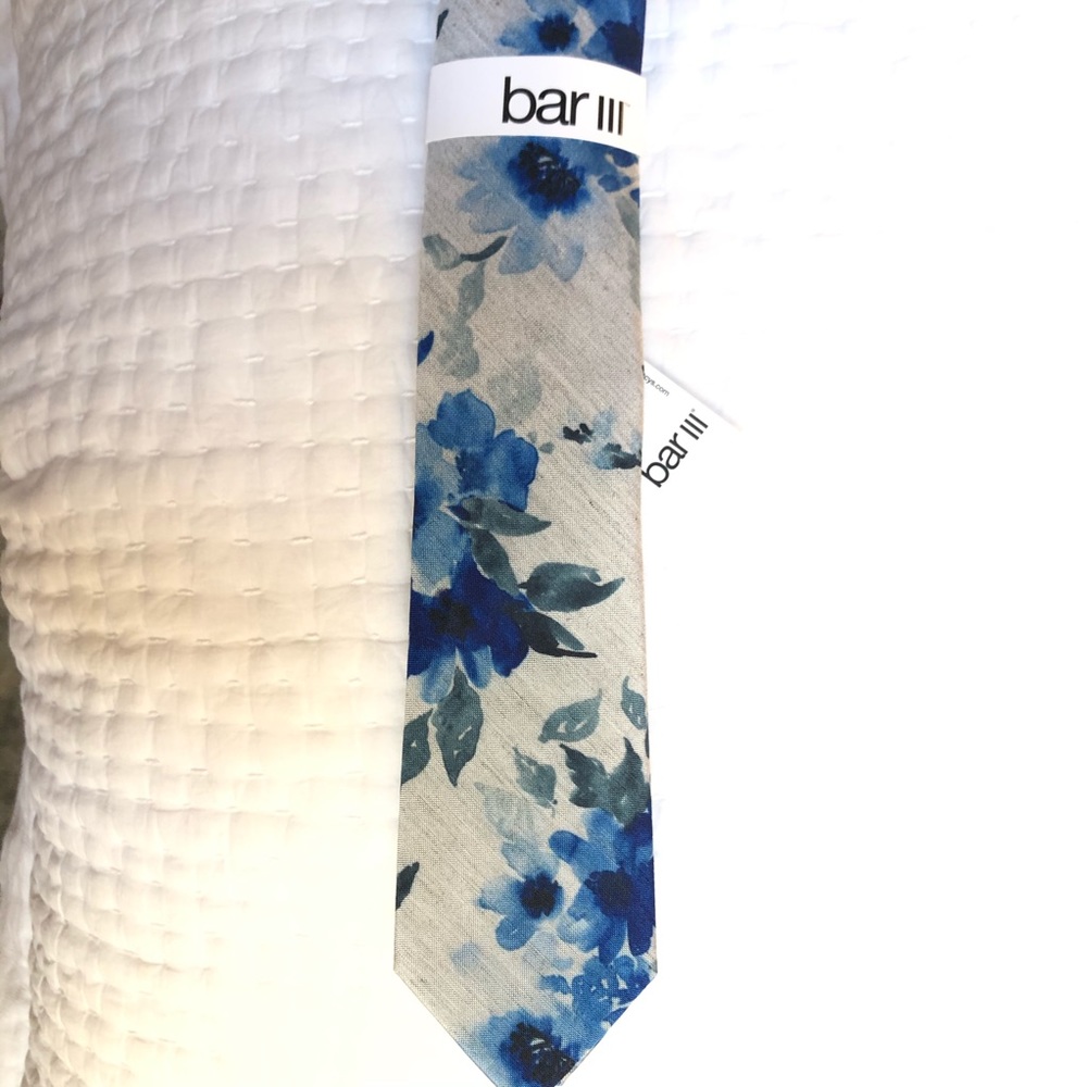 Men’s tie unusual floral very cool vibe NWT